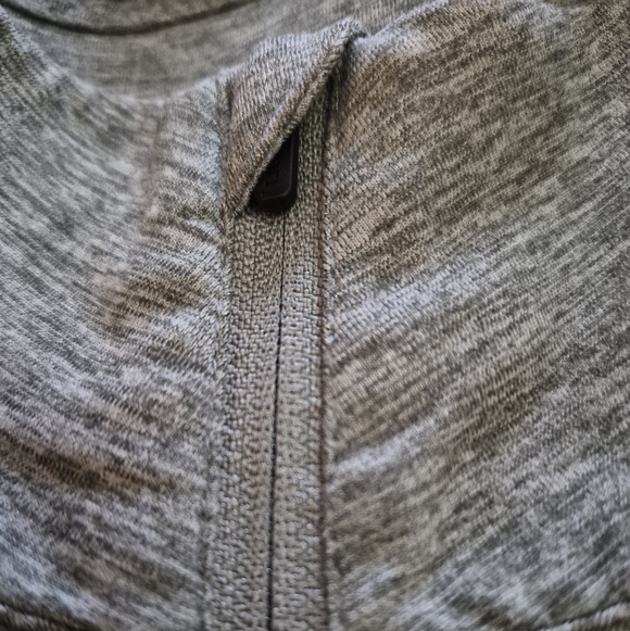 Vuori Crescent 1/4 Zip Cropped Pullover Gray - S - Picture 10 of 12